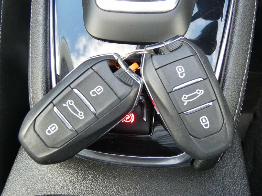 Vauxhall Grandland X 1.5 Turbo D Se #32