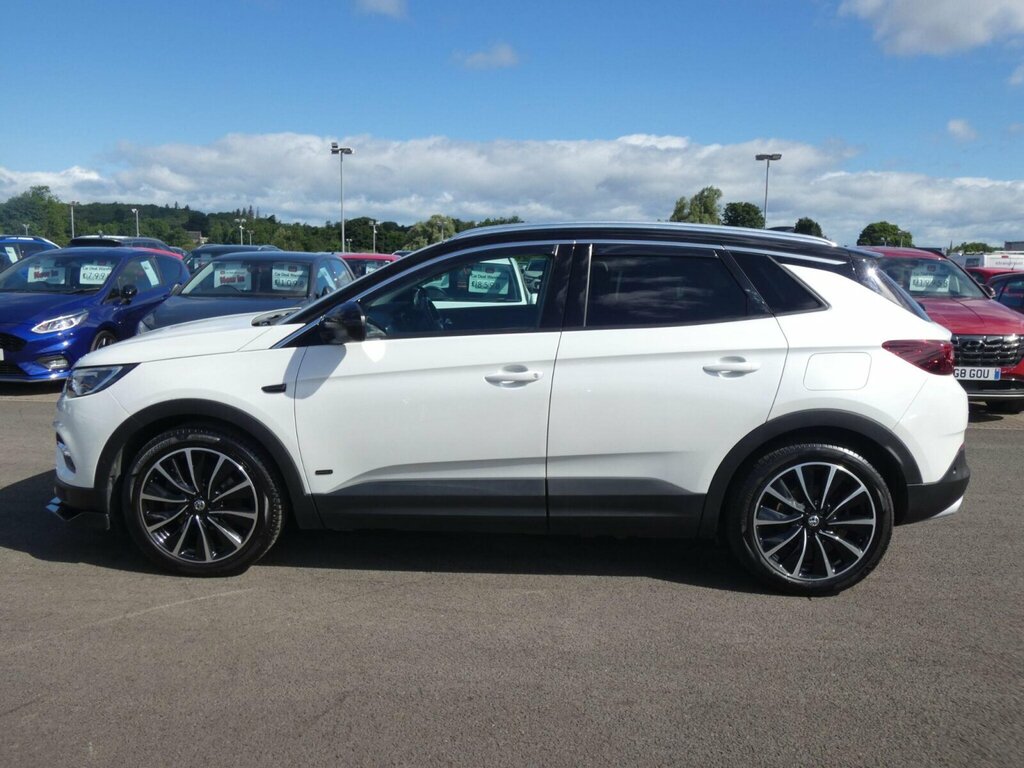 Vauxhall Grandland X 1.5 Turbo D Se #7