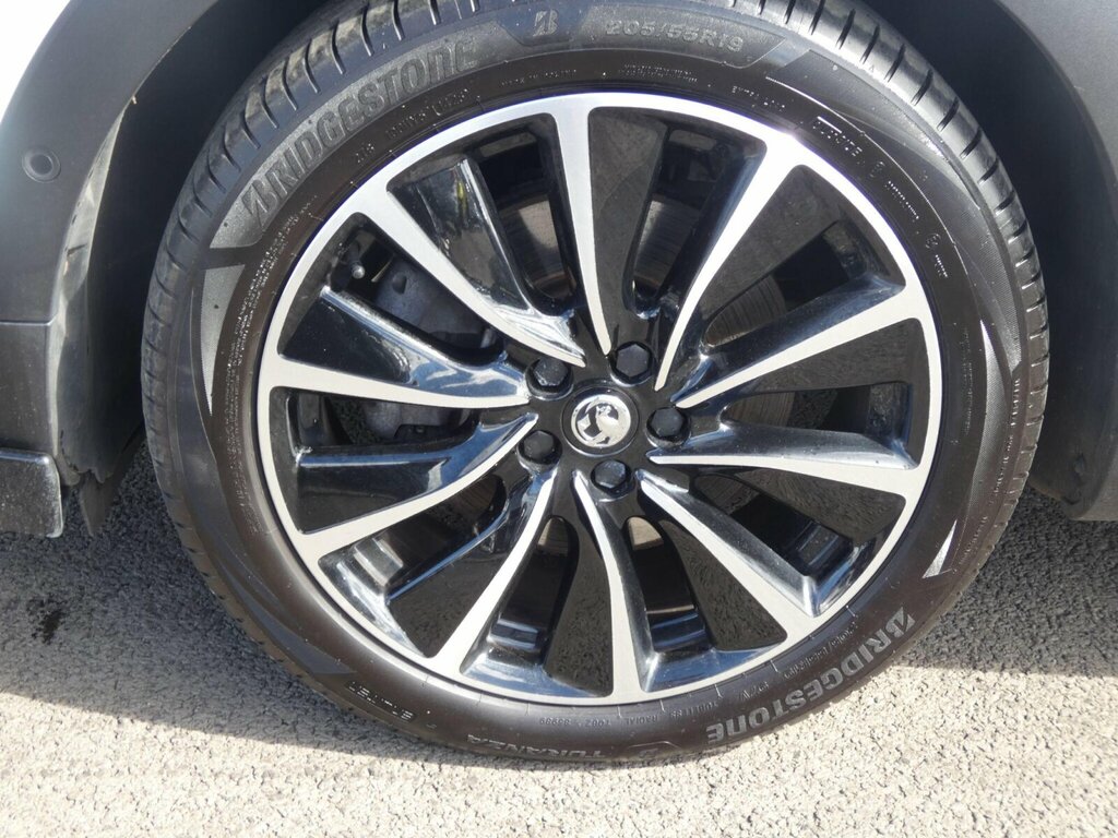 Vauxhall Grandland X 1.5 Turbo D Se #34