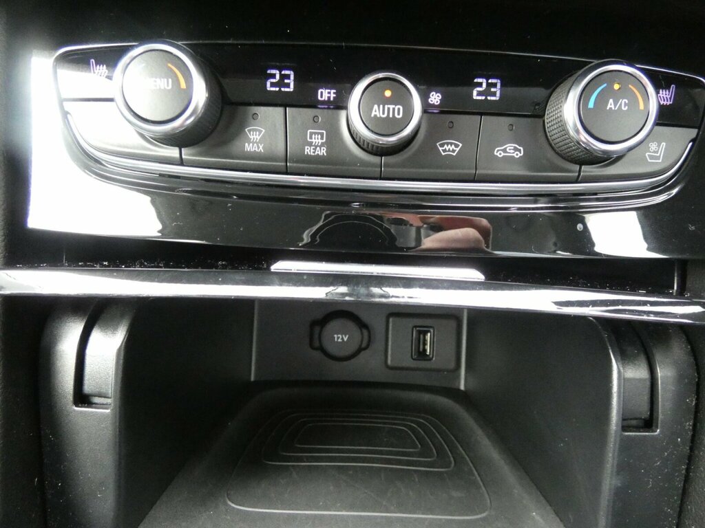 Vauxhall Grandland X 1.5 Turbo D Se #27