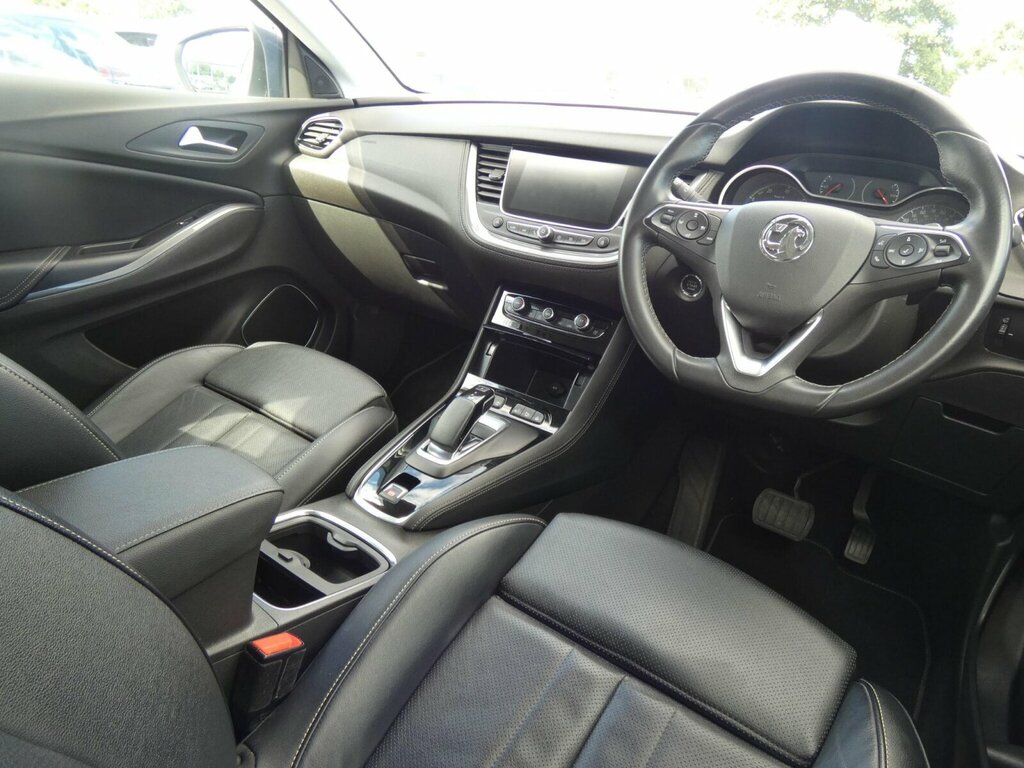 Vauxhall Grandland X 1.5 Turbo D Se #12