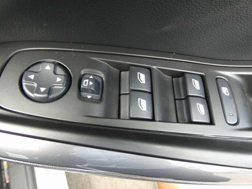 Vauxhall Grandland X 1.5 Turbo D Se #24