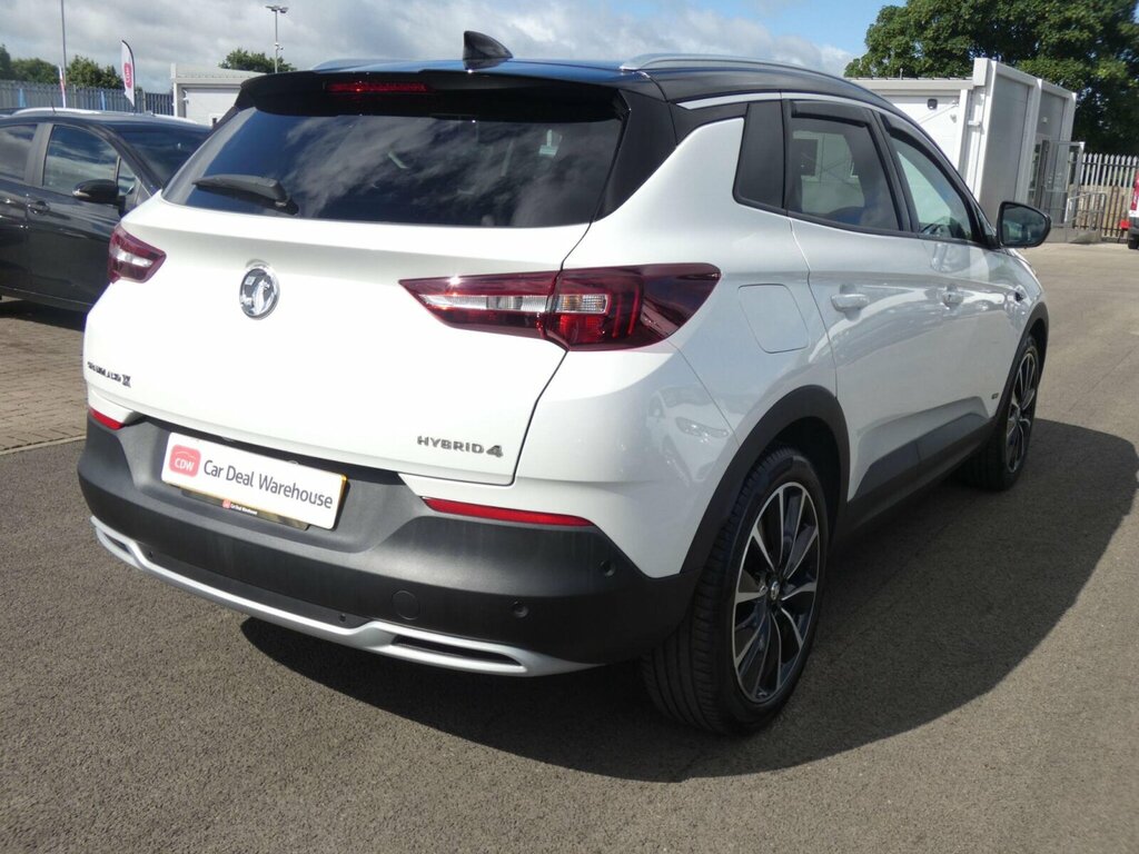 Vauxhall Grandland X 1.5 Turbo D Se #10