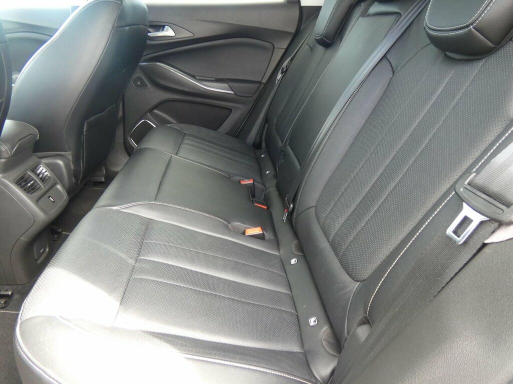 Vauxhall Grandland X 1.5 Turbo D Se #20