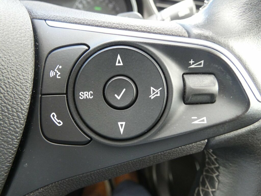 Vauxhall Grandland X 1.5 Turbo D Se #30