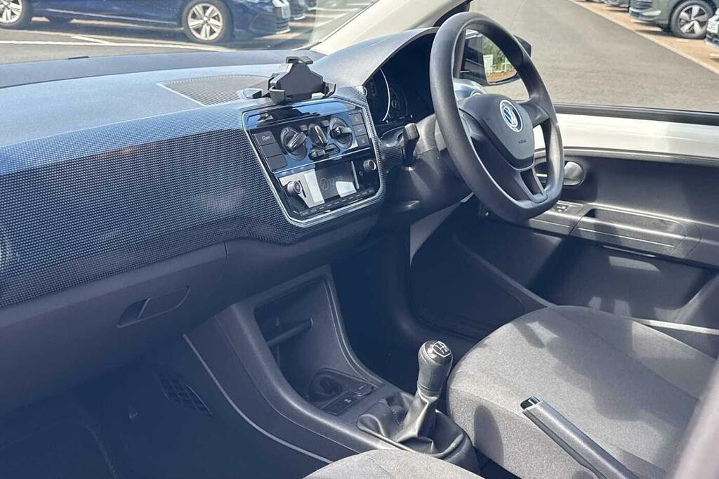 Volkswagen Up 1.0 65Ps Black Edition White #2