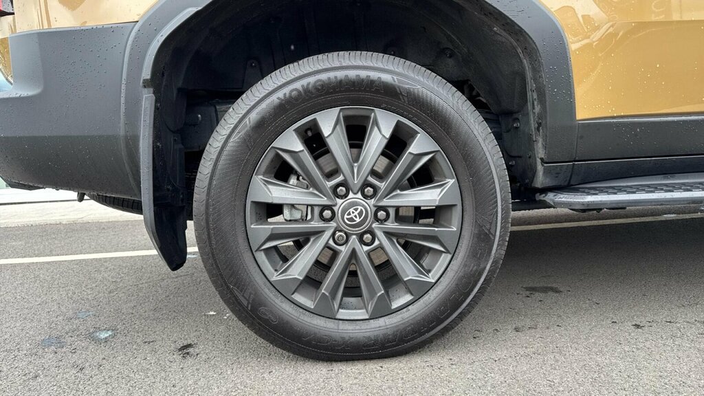 Toyota Land Cruiser Suv White #25