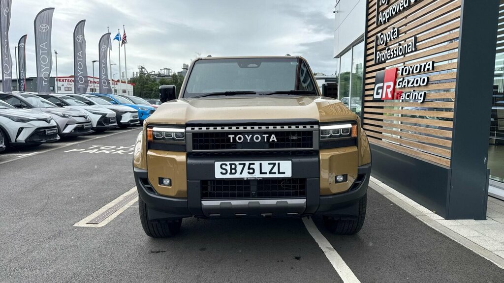 Toyota Land Cruiser Suv White #22