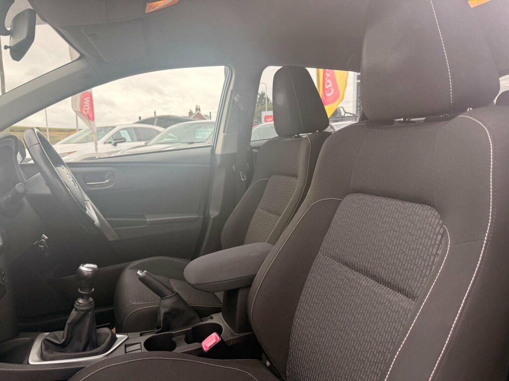 Toyota Auris 1.2 Vvt-i Design 114 Bhp Blue #29