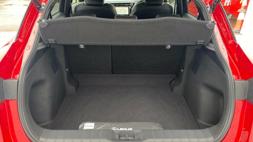 Lexus LBX 1.5 Vvt Ie Takumi Suv Hybrid E Cvt Red #14