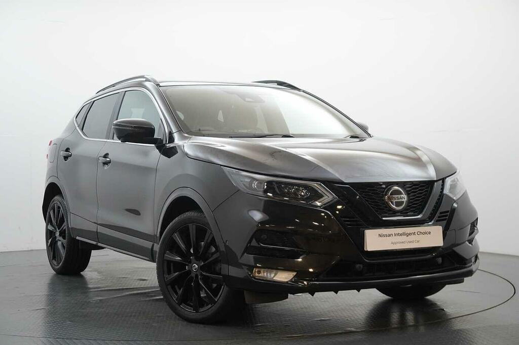 Nissan Qashqai 1.3 Dig-t 140 N-tec Limited Edition With Glass Roo Black