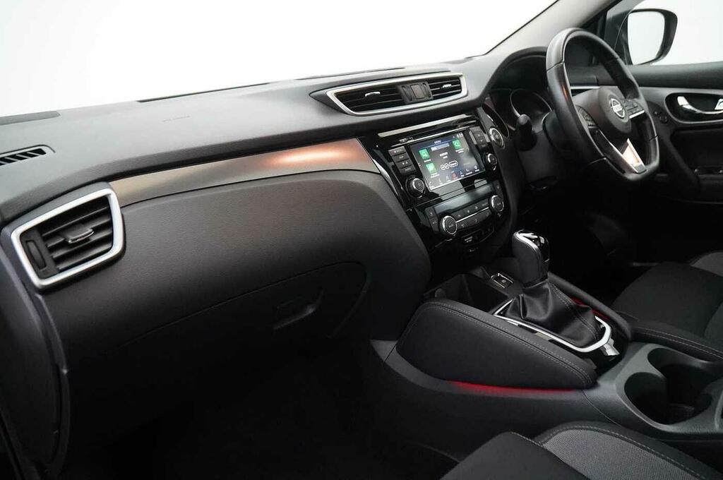 Nissan Qashqai 1.3 Dig-t N-connecta Black #2