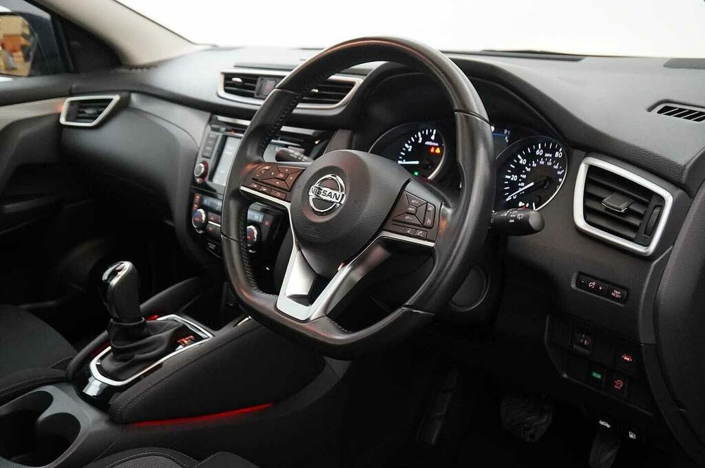 Nissan Qashqai 1.3 Dig-t N-connecta Black #18