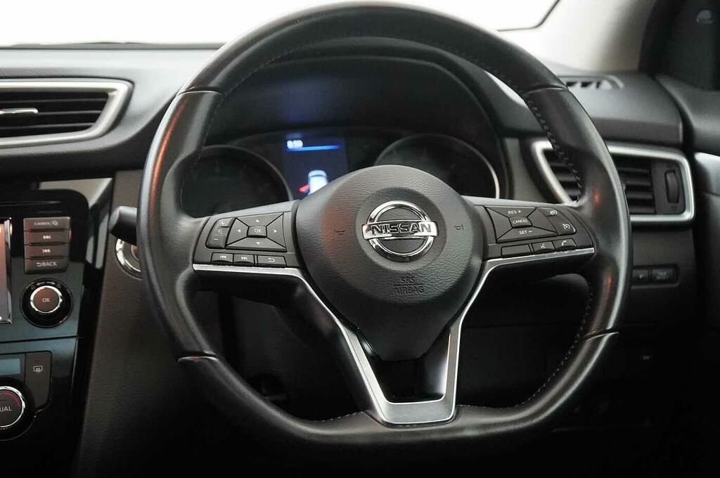 Nissan Qashqai 1.3 Dig-t N-connecta Black #25