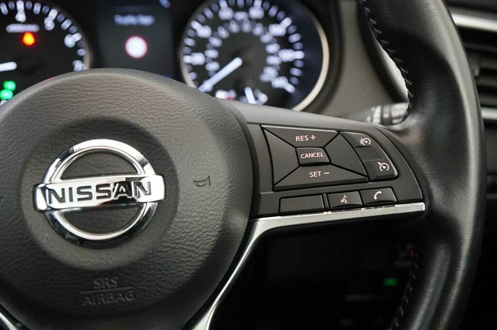 Nissan Qashqai 1.3 Dig-t N-connecta Black #27