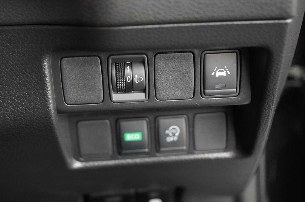 Nissan Qashqai 1.3 Dig-t N-connecta Black #28