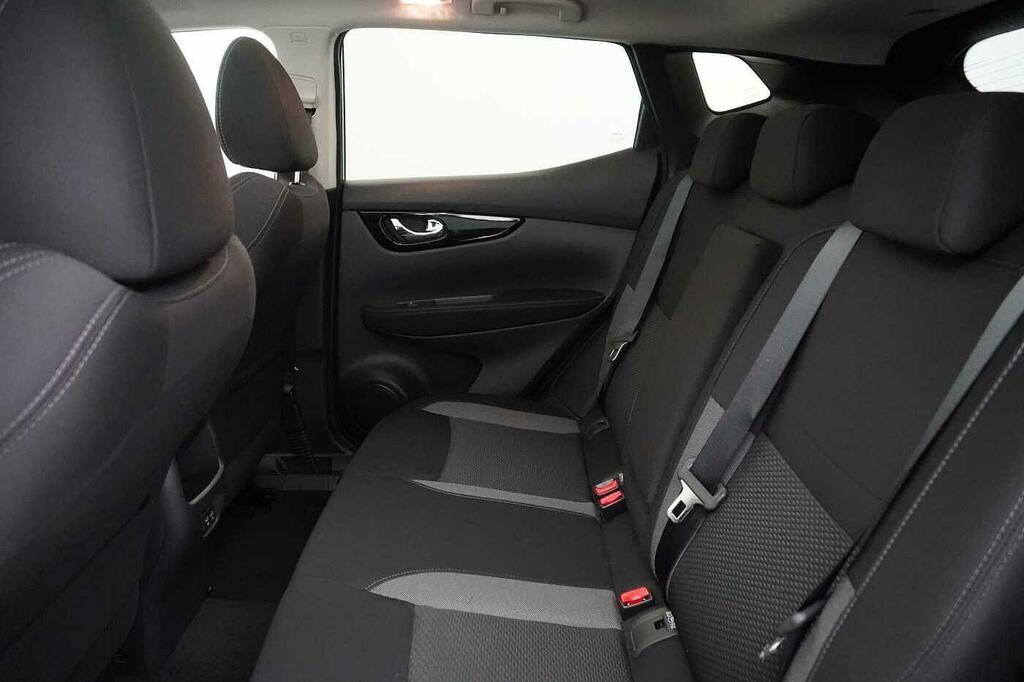 Nissan Qashqai 1.3 Dig-t N-connecta Black #19