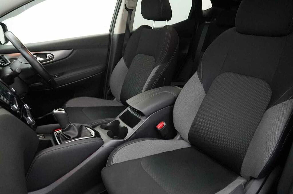 Nissan Qashqai 1.3 Dig-t N-connecta Black #15