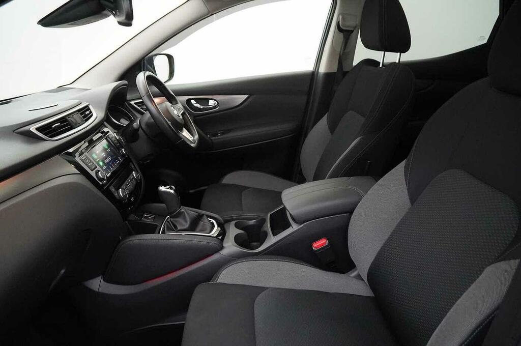 Nissan Qashqai 1.3 Dig-t N-connecta Black #14