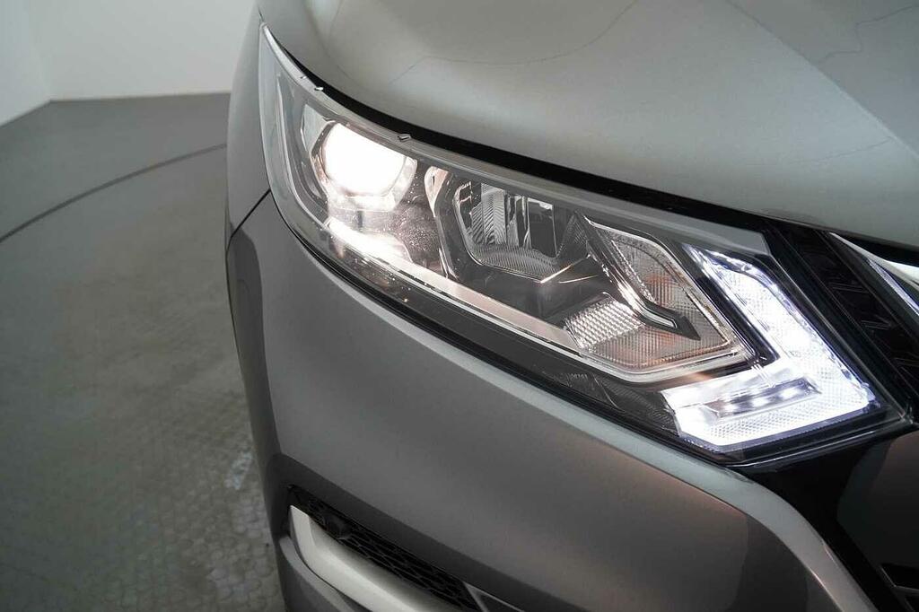 Nissan Qashqai 1.3 Dig-t N-connecta Black #9