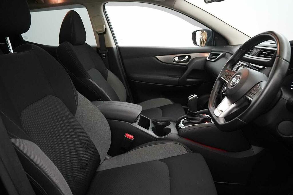 Nissan Qashqai 1.3 Dig-t N-connecta Black #17