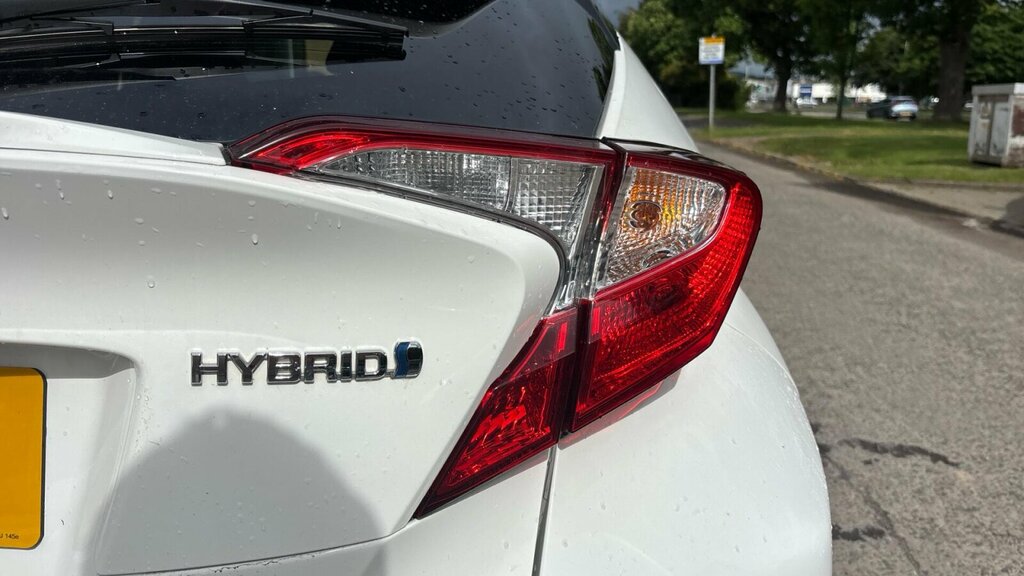 Toyota C-Hr 1.8 Hybrid Excel Cvt Leather White #21