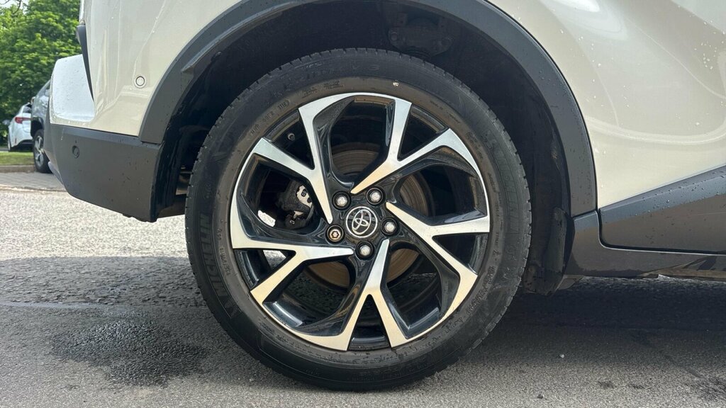 Toyota C-Hr 1.8 Hybrid Excel Cvt Leather White #25