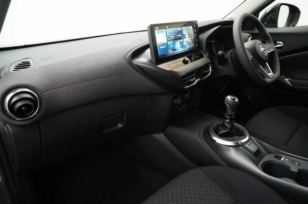 Nissan Juke 1.0 Dig-t 114 Acenta Premium With Rear View Camera White #2