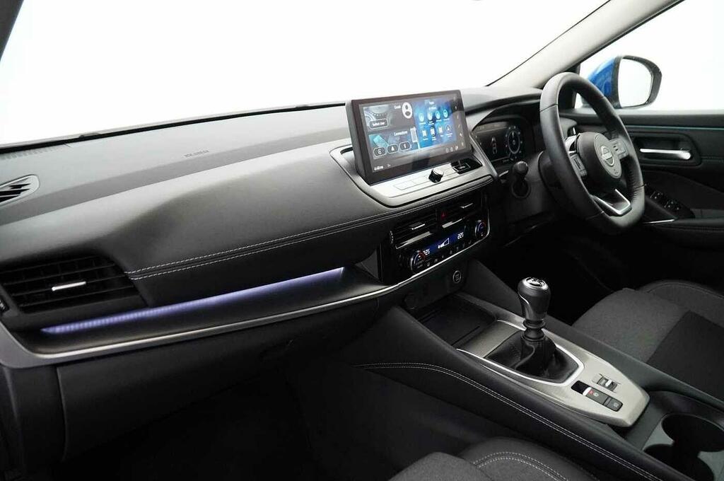 Nissan Qashqai 1.3 Dig-t Mh 140 N-connecta With Sat Nav And 360 V Silver #2