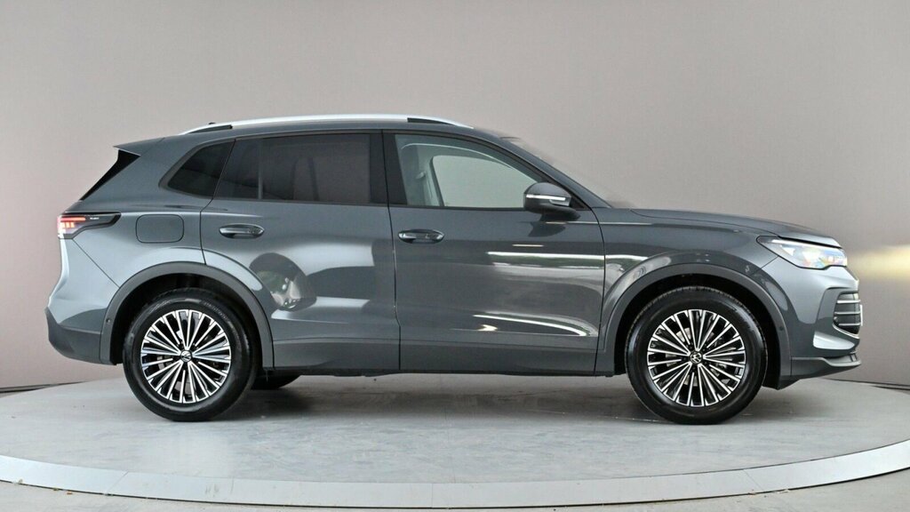 Volkswagen Tiguan 1.5 Etsi 150 Match Dsg Black #5