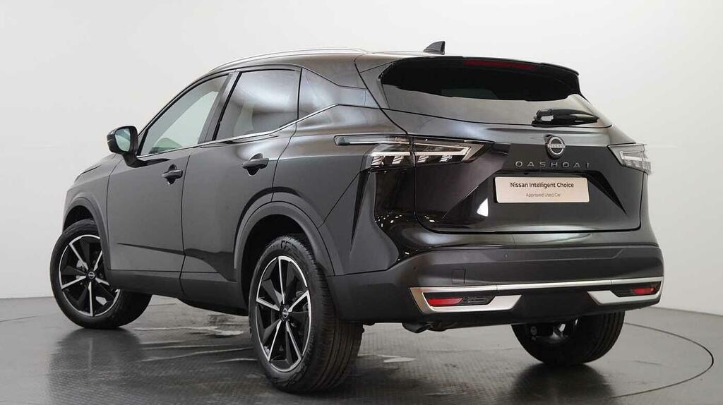 Nissan Qashqai 1.3 Dig-t Mh 140 Tekna With Bose Audio Upgrade And SR26JTU Black #3