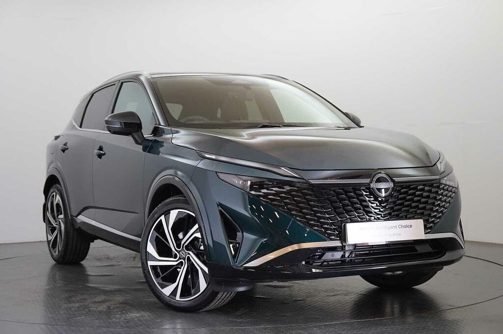 Nissan Qashqai 1.3 Dig-t Mh 158 Tekna With Glass Roof And Bose A Green