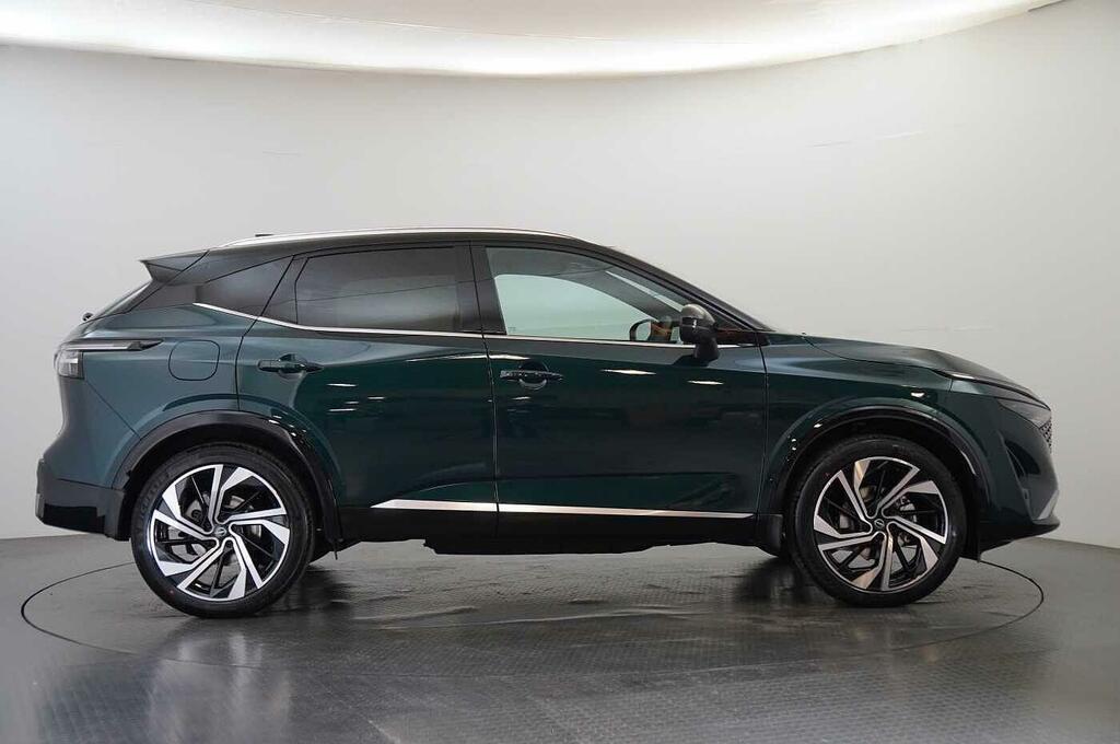 Nissan Qashqai 1.3 Dig-t Mh 158 Tekna With Glass Roof And Bose A SR26JYY Green #6