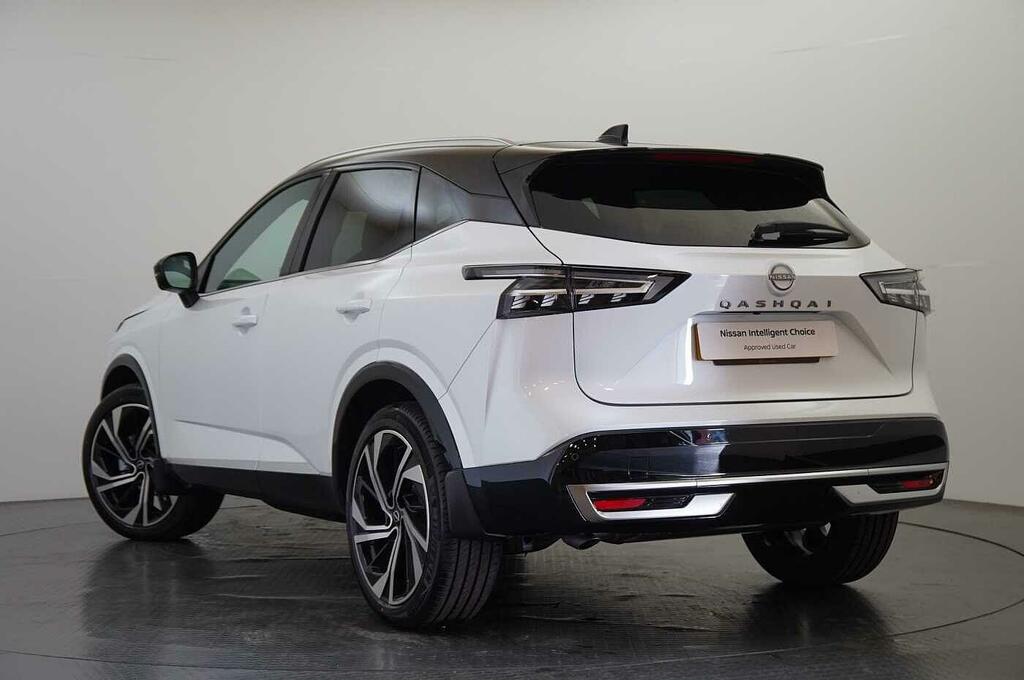 Nissan Qashqai 1.3 Dig-t Mh 158 Tekna With Bose Audio Gla SO26FNG White #3