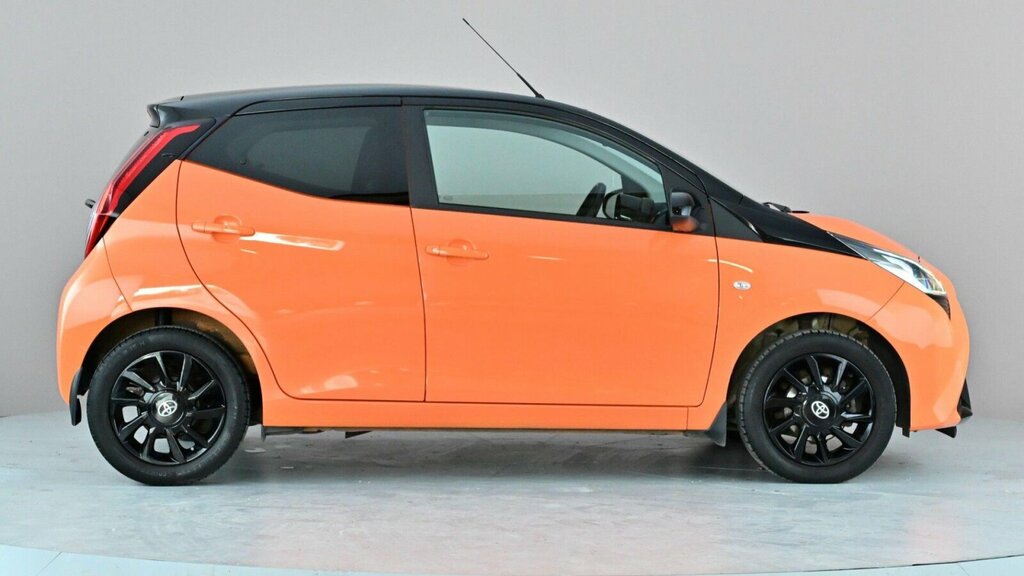 Toyota Aygo 1.0 Vvt-i X-play Tss White #6