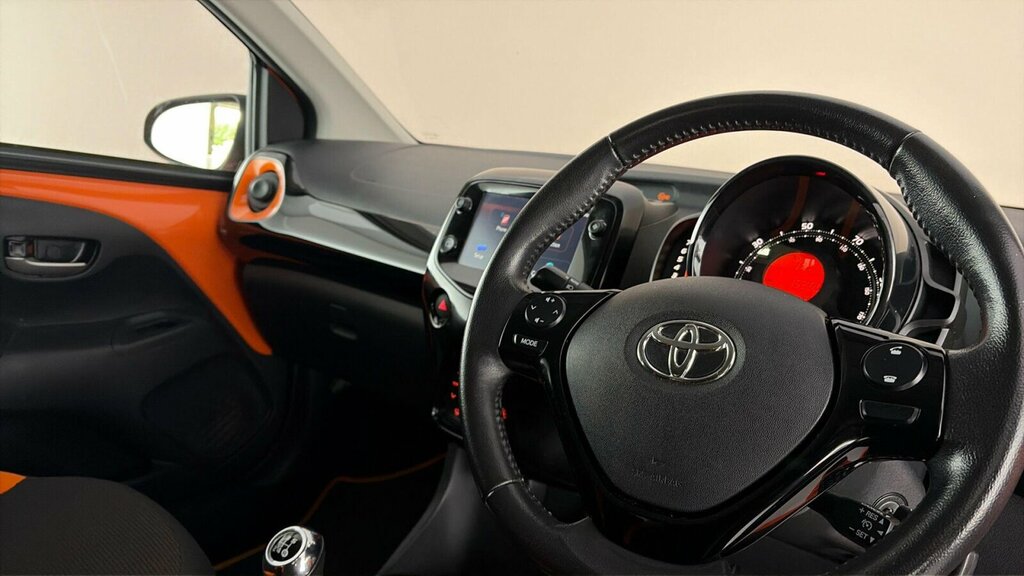 Toyota Aygo 1.0 Vvt-i X-play Tss White #8