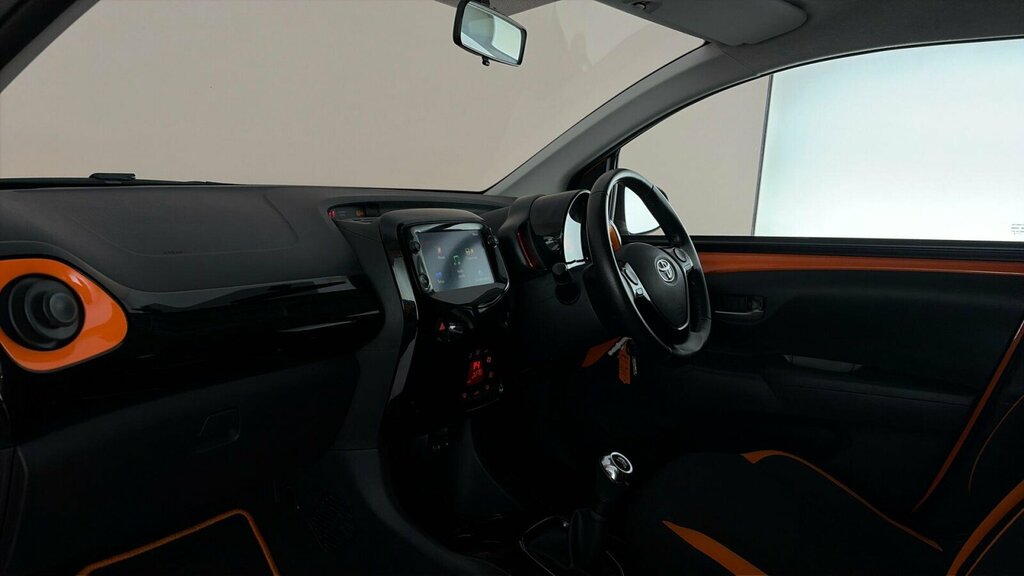 Toyota Aygo 1.0 Vvt-i X-play Tss White #7