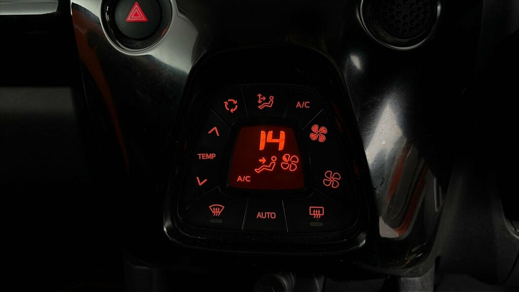 Toyota Aygo 1.0 Vvt-i X-play Tss White #31