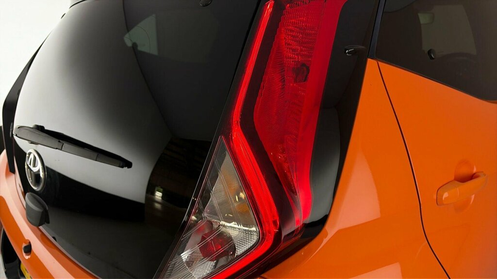 Toyota Aygo 1.0 Vvt-i X-play Tss White #14