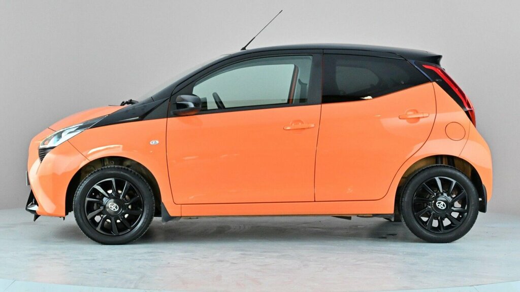 Toyota Aygo 1.0 Vvt-i X-play Tss White #4