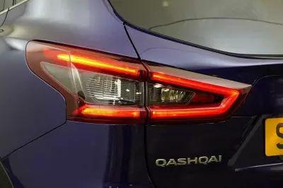Nissan Qashqai 1.5L N-connecta Dci 108 Bhp Grey #8