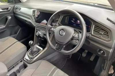 Volkswagen T-Roc Se 1.5 Tsi 150Ps Evo 6-Speed Black #6