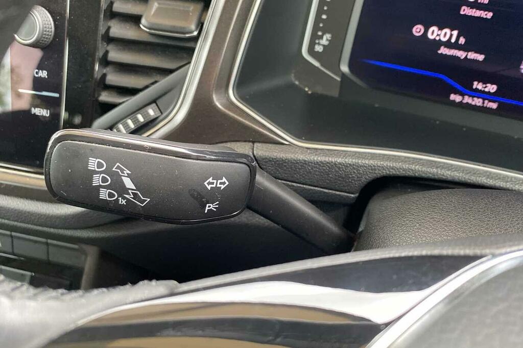 Volkswagen T-Roc 2019 Volkswagen T-roc 1.0 Design Tsi Yellow #30