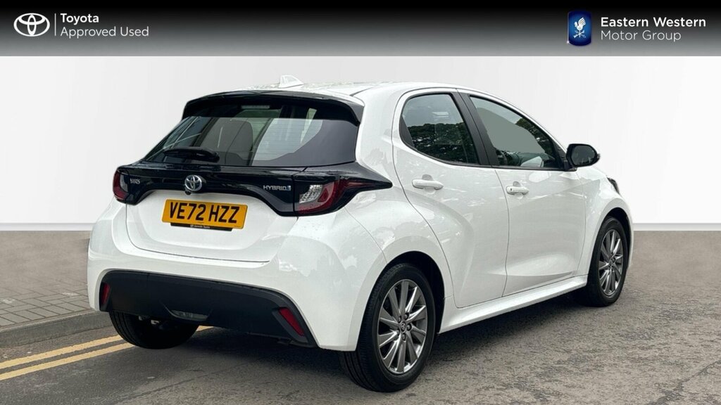 Toyota Yaris 1.5 Vvt-h Icon E-cvt Euro 6 Ss White #2