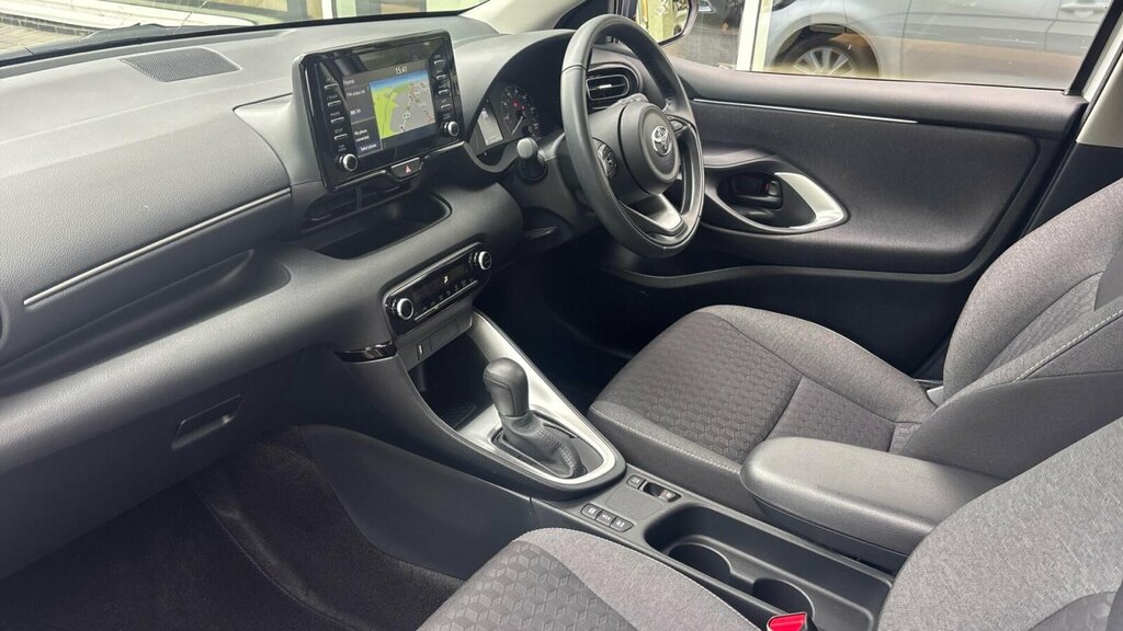 Toyota Yaris 1.5 Vvt-h Icon E-cvt Euro 6 Ss White #5