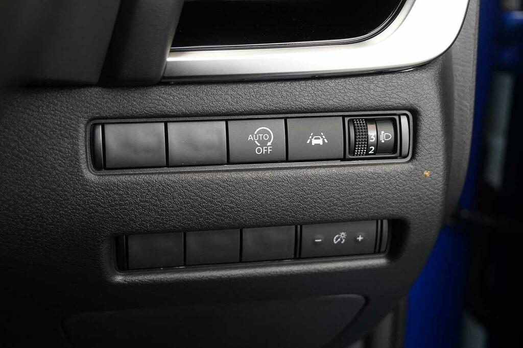 Nissan Qashqai 1.3 Dig-t Mh 158 N-connecta Xtronic Blue #32