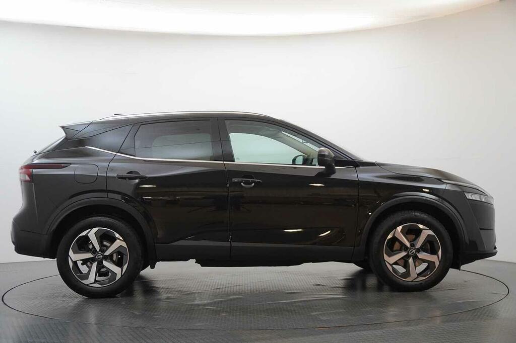 Nissan Qashqai 1.3 Dig-t Mh 140 N-connecta With Glass Roof Sat PF23VEM Black #6