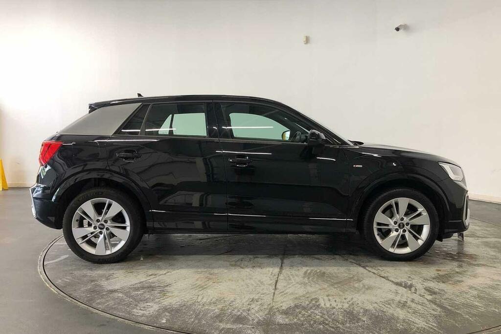 Audi Q2 S Line 35 Tdi Quattro 150 Ps S Tronic Black #4