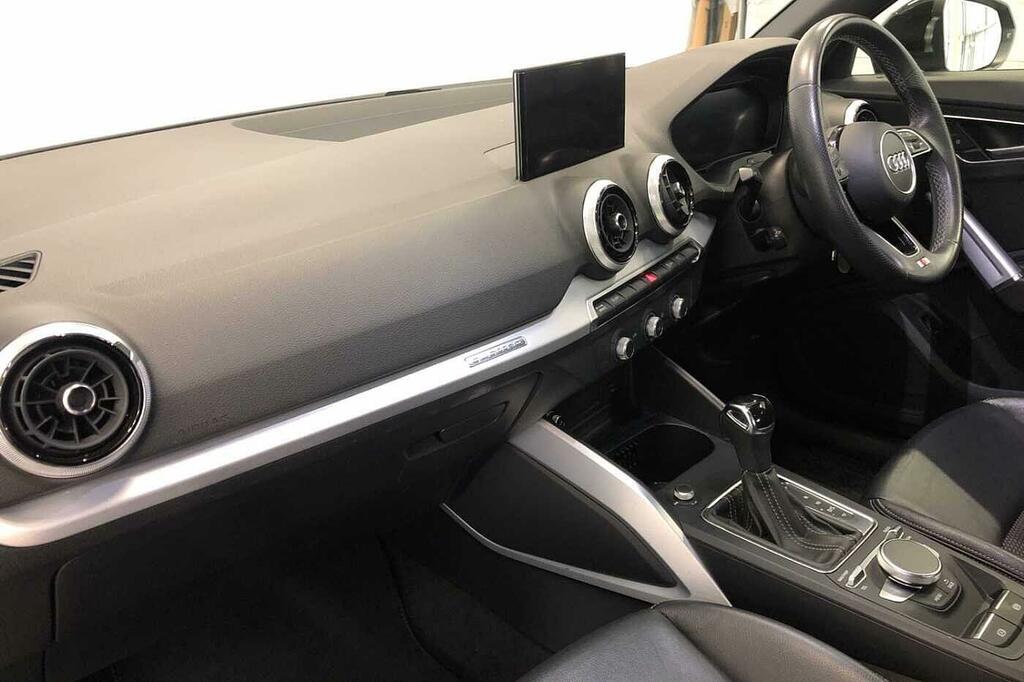 Audi Q2 S Line 35 Tdi Quattro 150 Ps S Tronic Black #2