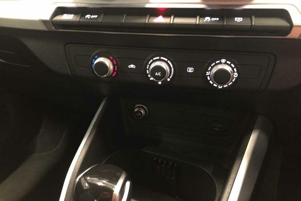 Audi Q2 1.5 Tfsi 35 Sport Suv S Tronic 150 Ps Grey #41
